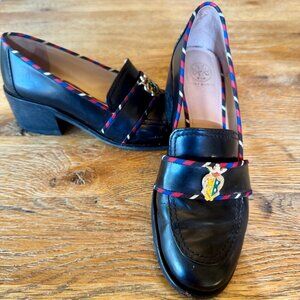 Tory Burch, Hampton Charm Leather Loafer. Size 8